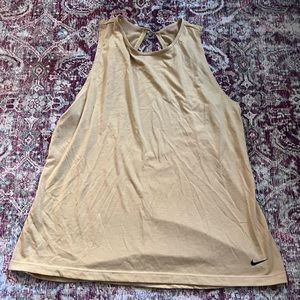 Nike Open Back tank top 🖤